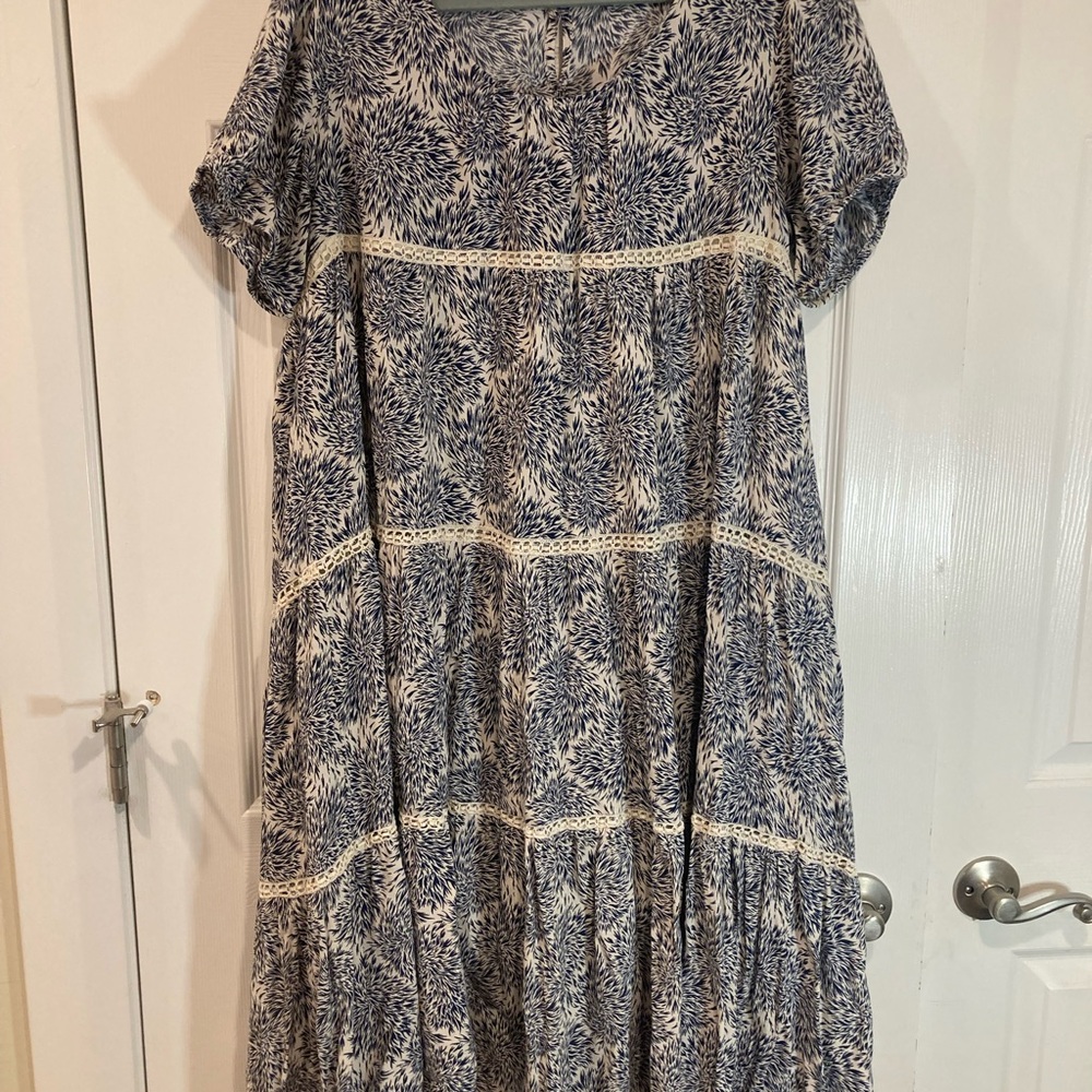 Sundance cream and blue floral patterned short sleeve tiered midi dress size XL